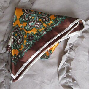 triangular head scarf